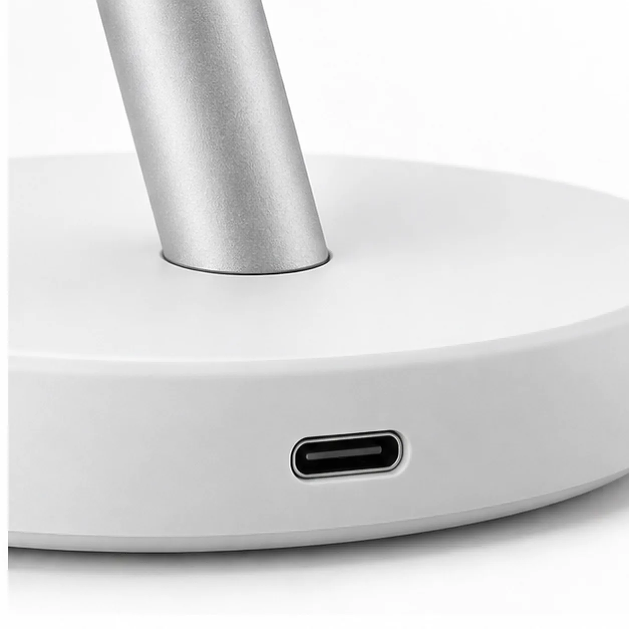 Magnetic Wireless Charging Stand — detail view