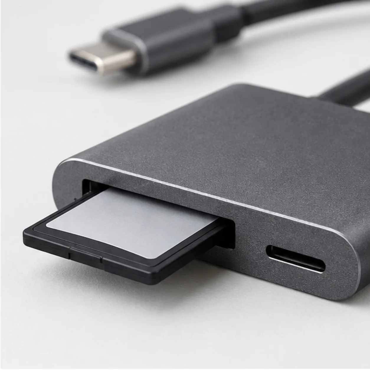 USB-C Card Reader — detail view